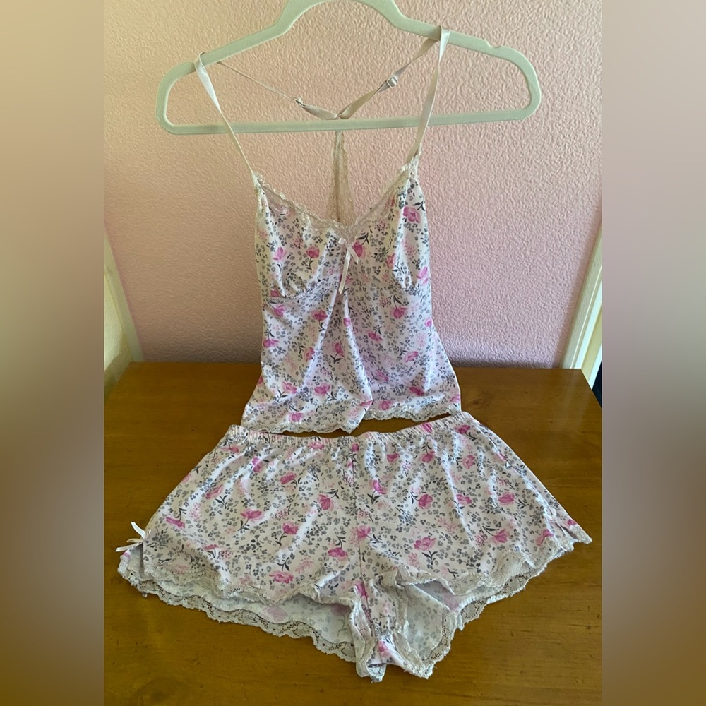 Laura Ashley Floral Lace Racer back Pajamas Pink Size M Women’s